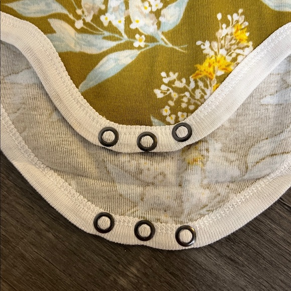 Milkbarn Organic Cotton bodysuit size 3-6M - Picture 4 of 7